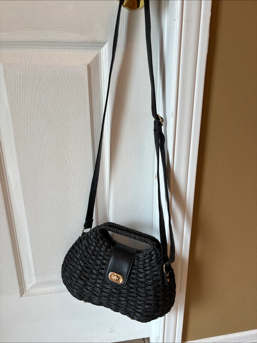 Black Woven Rattan Handbag image indicator(2)