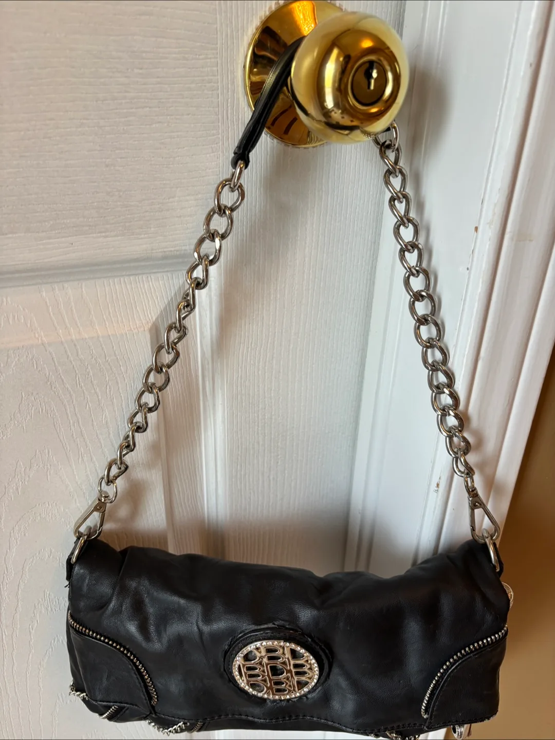 Buffalo Black Purse with Chain Strap image indicator(2)