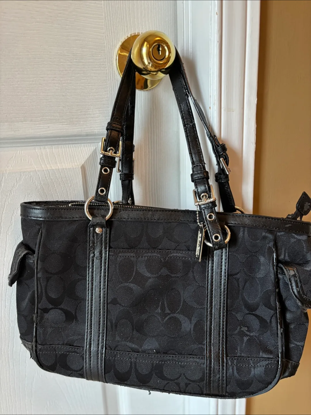 Black Coach Handbag image indicator(2)