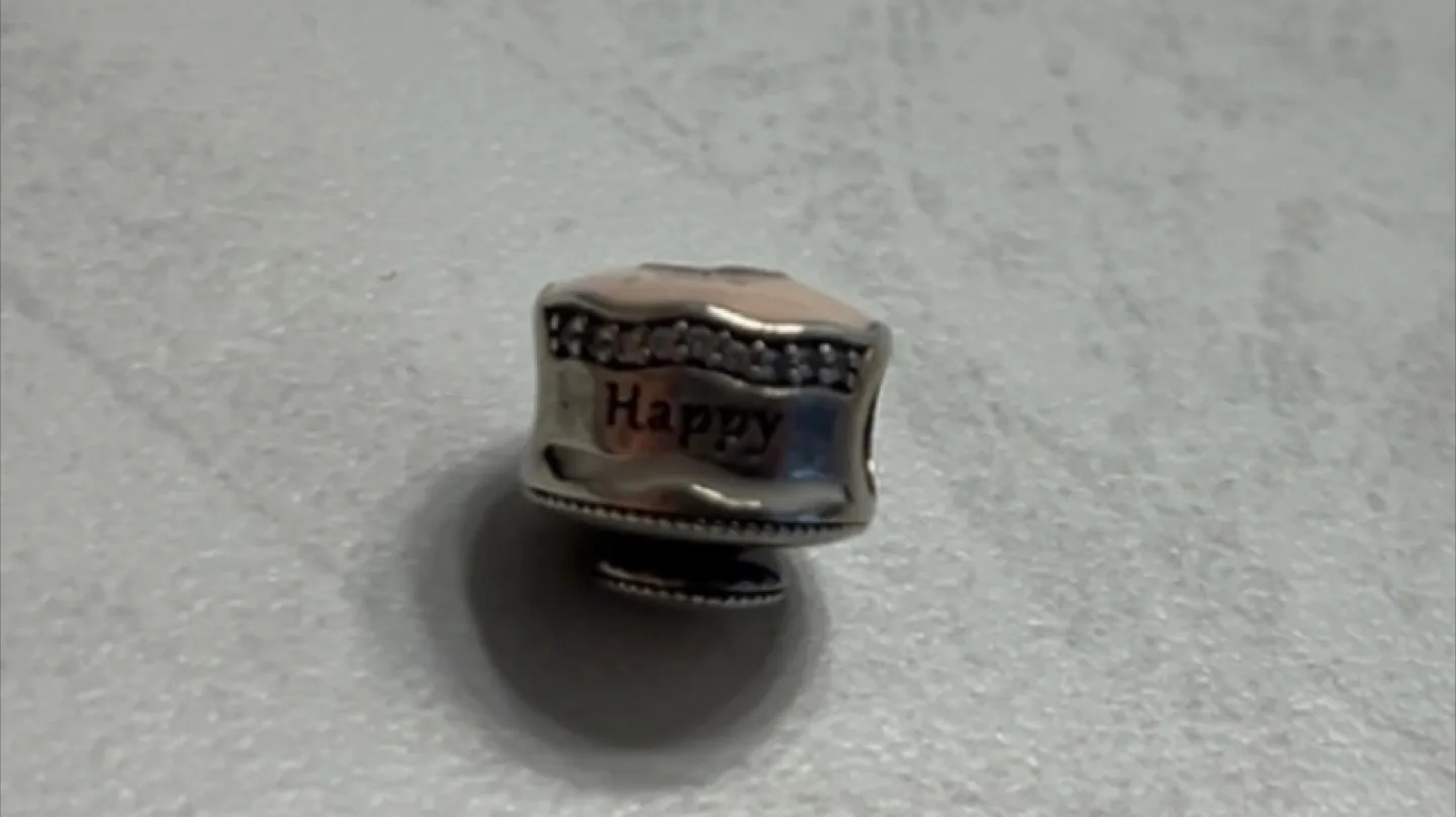 PANDORA Silver Cake Charm with Pink icing thumbnail