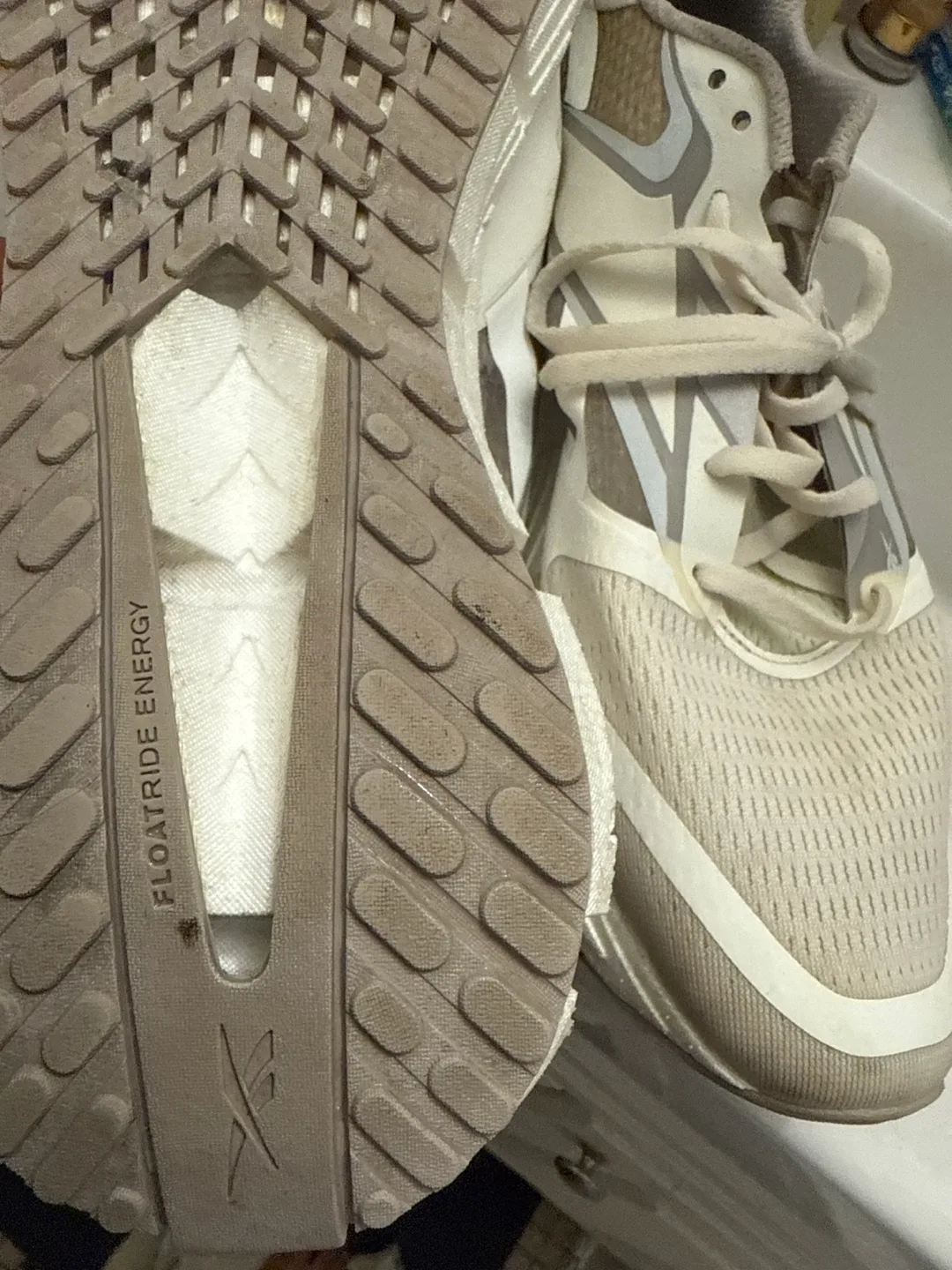 Men's Reebok Running Shoes Size 13 image indicator(7)