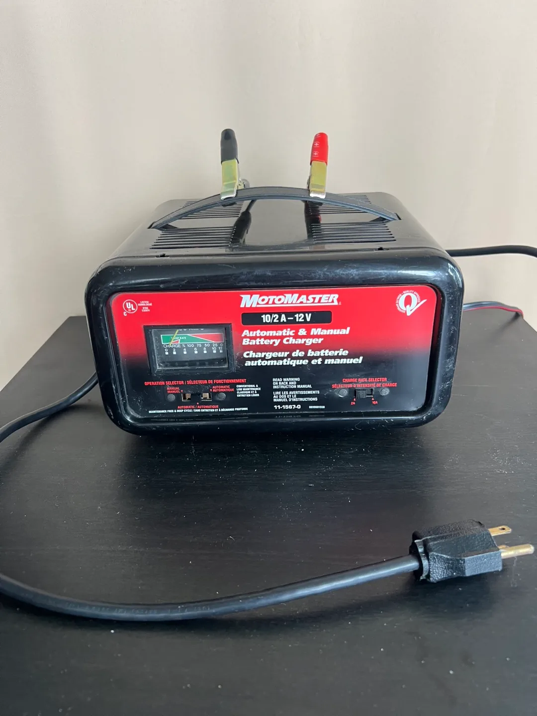 MotoMaster Battery charger thumbnail