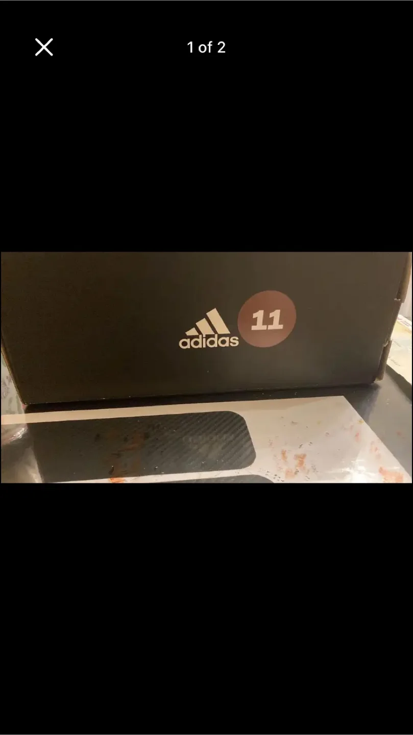 Adidas Slides image indicator(2)