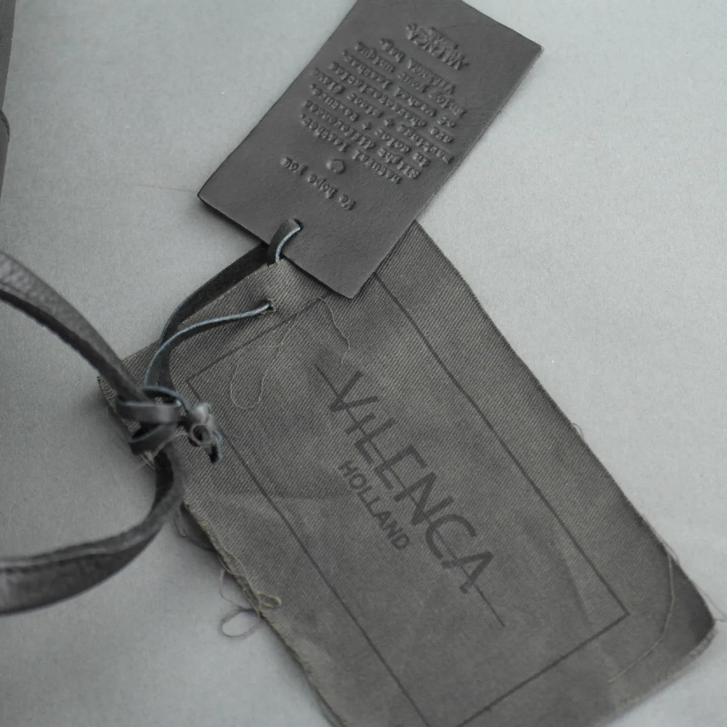 Looking for Vilenca Bag leather tag image indicator(2)