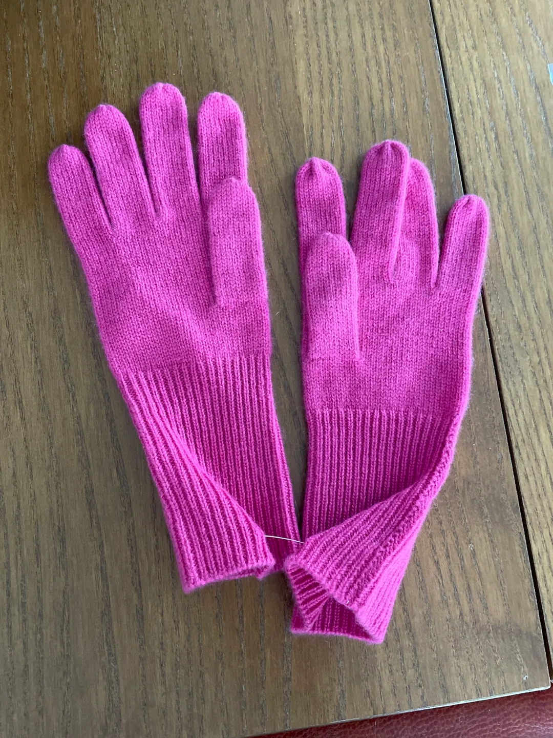 Pink Cashmere Gloves image indicator(4)