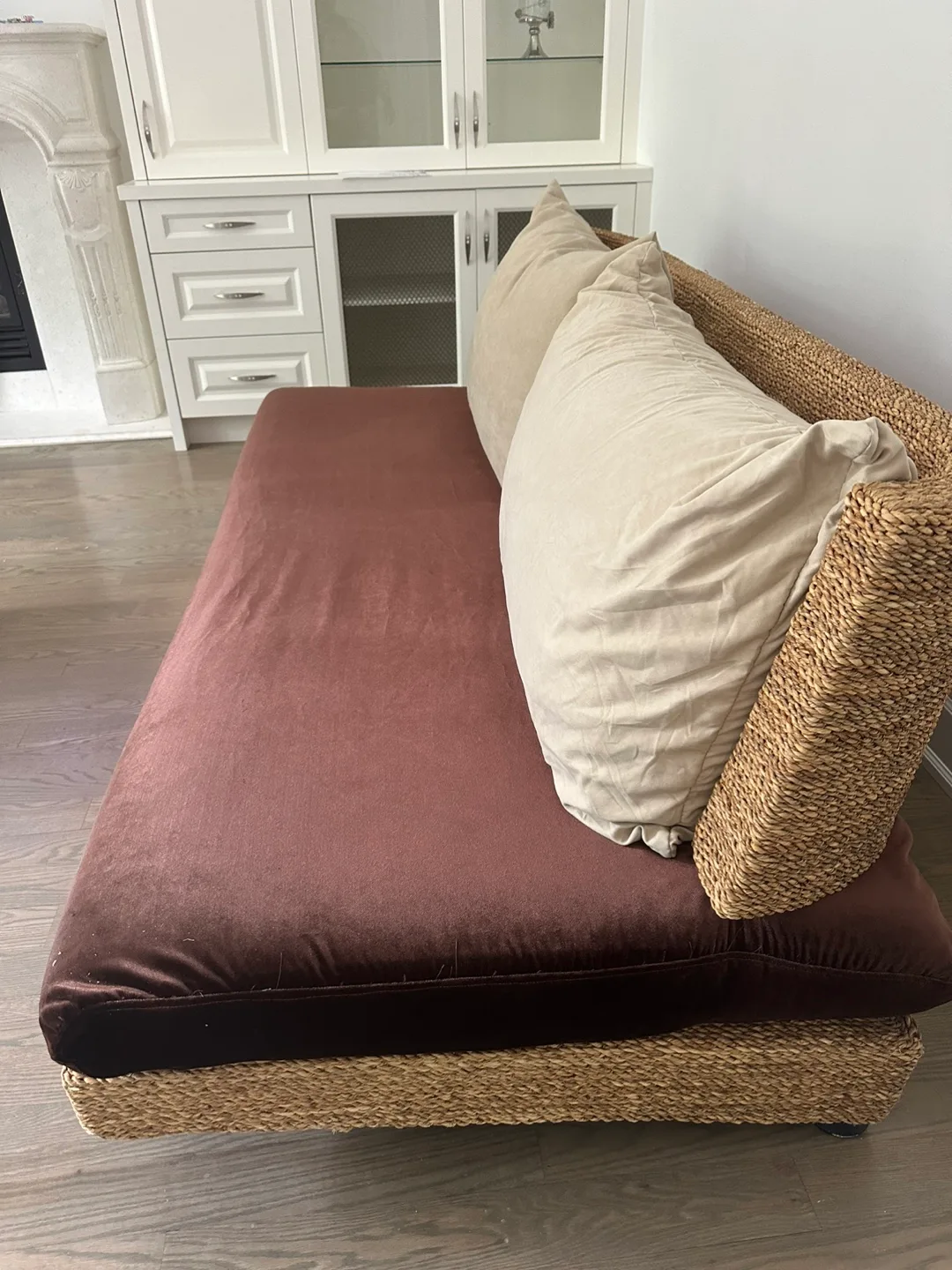 Stylish sofa with pillows image indicator(3)