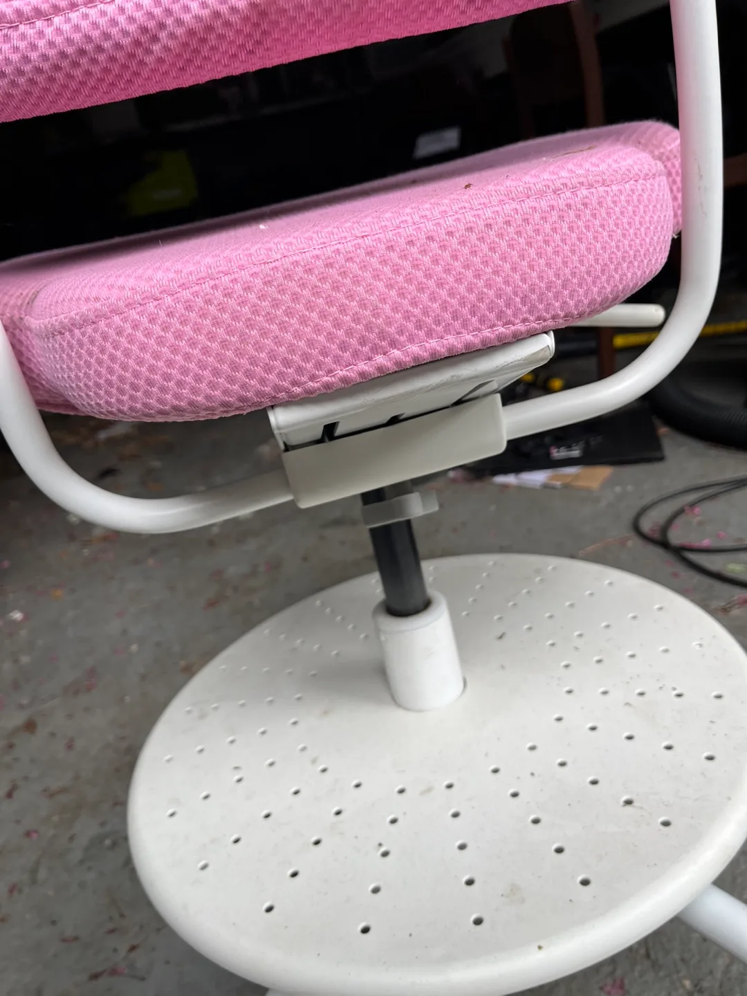 Pink and White Rolling Chair image indicator(2)