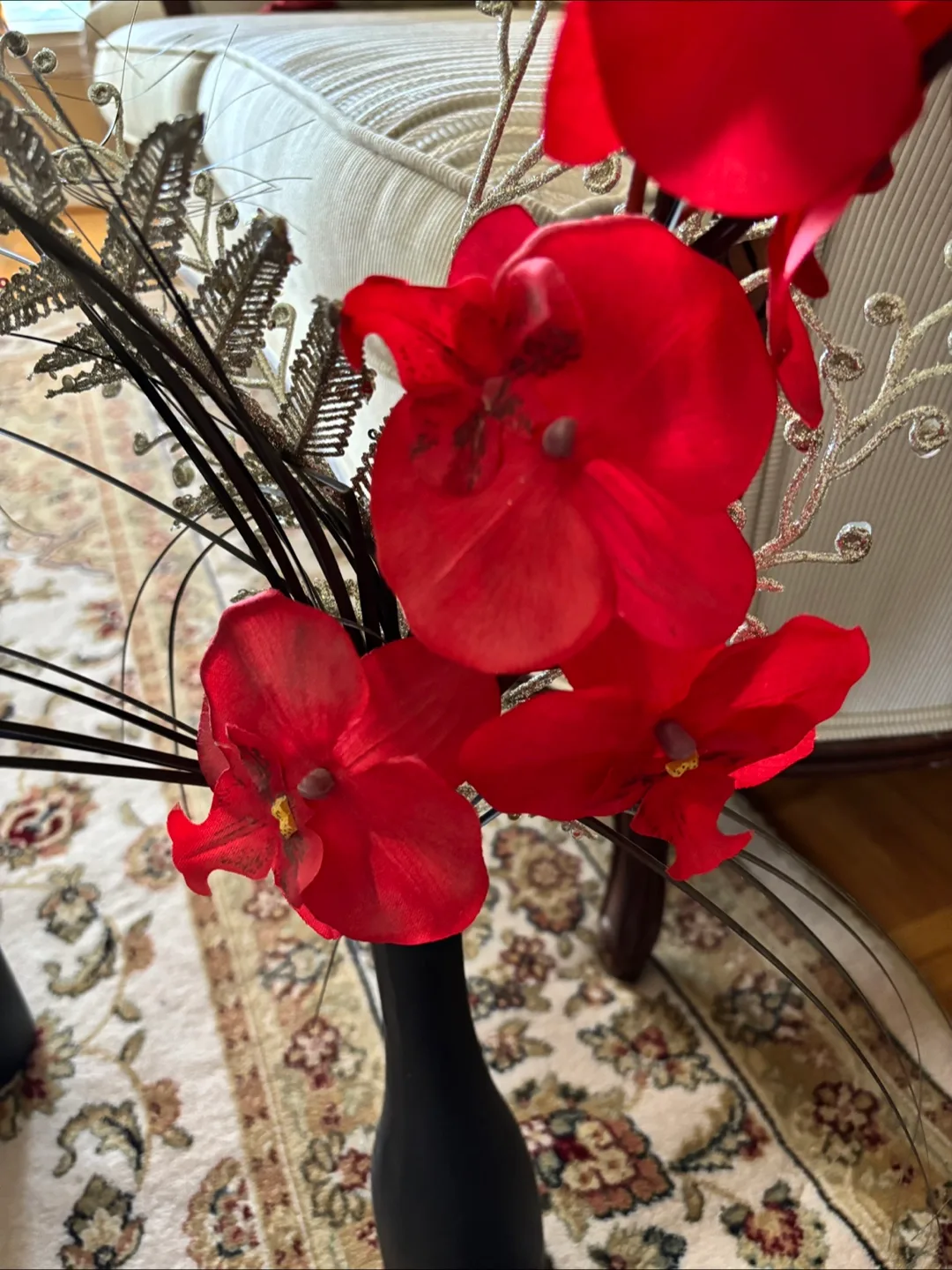 Decorative Floral Arrangements image indicator(2)