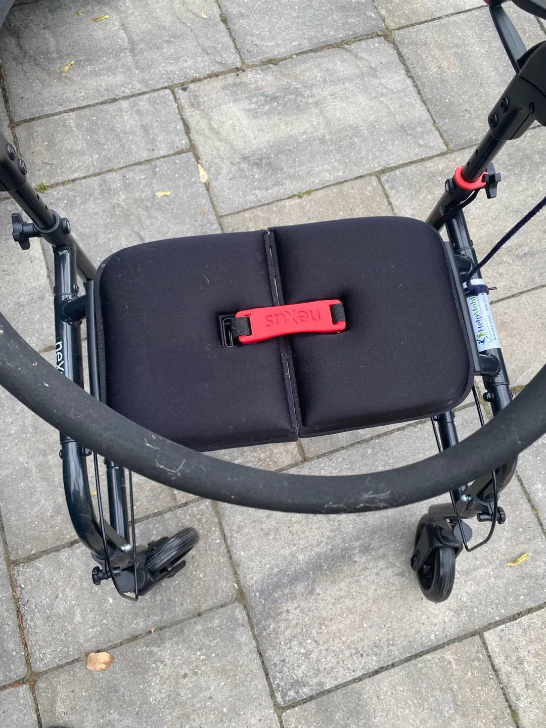 Nexus Rolling Walker with Seat image indicator(2)