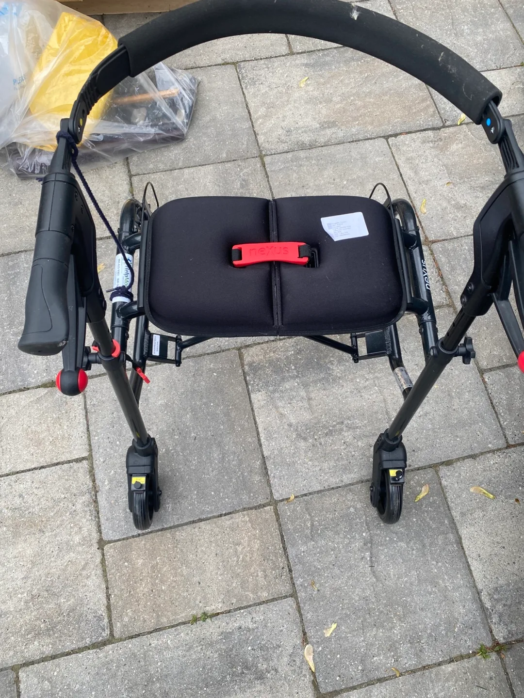 Nexus Rolling Walker with Seat image indicator(3)