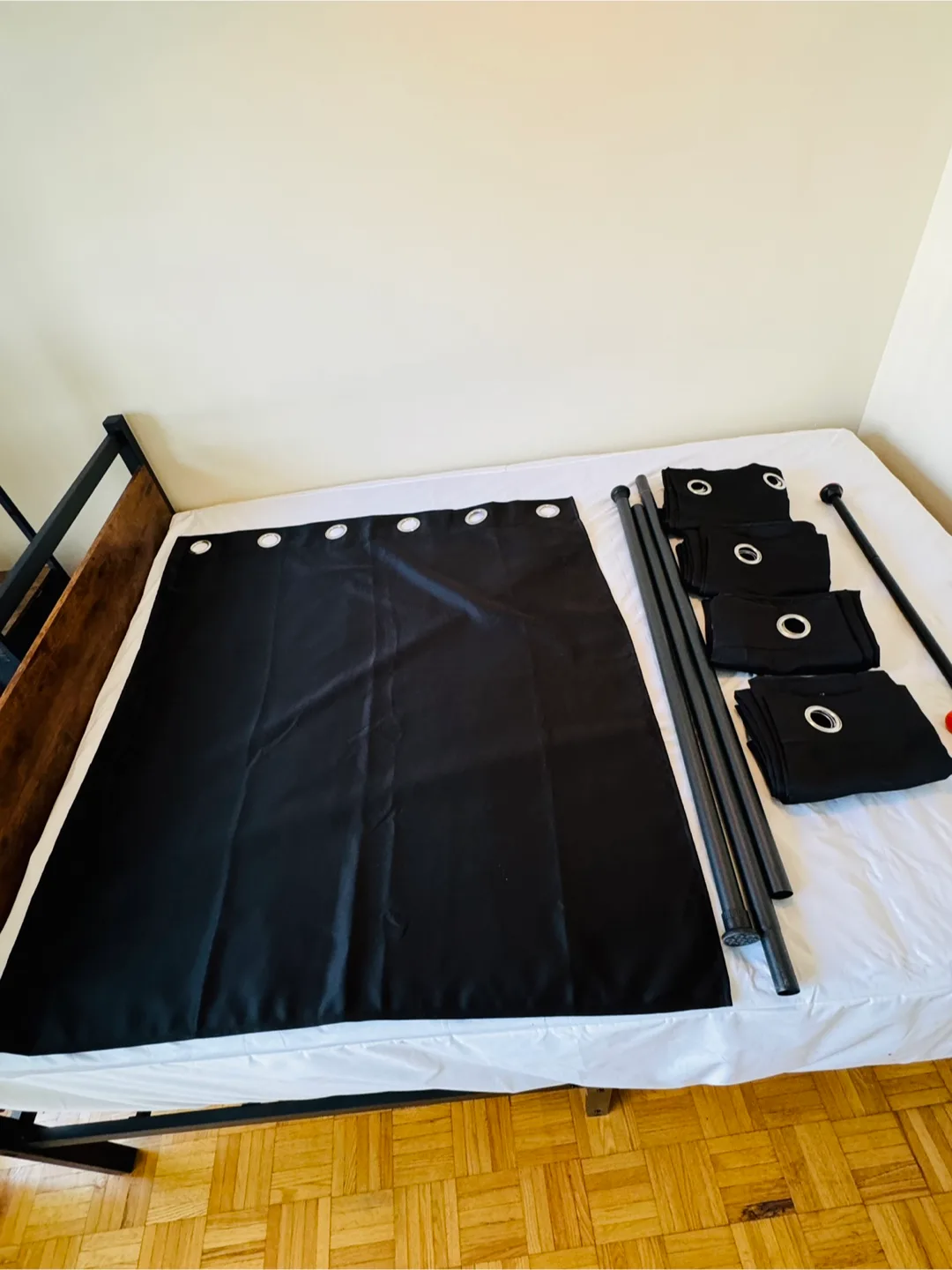 Bungle- 5 Black Curtains and Rod Set thumbnail