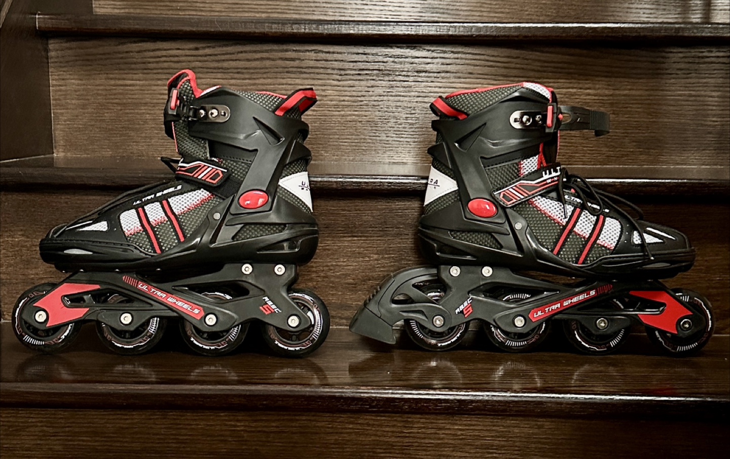 Roller Skates in excellent condition - youth Size 9 - photo 4
