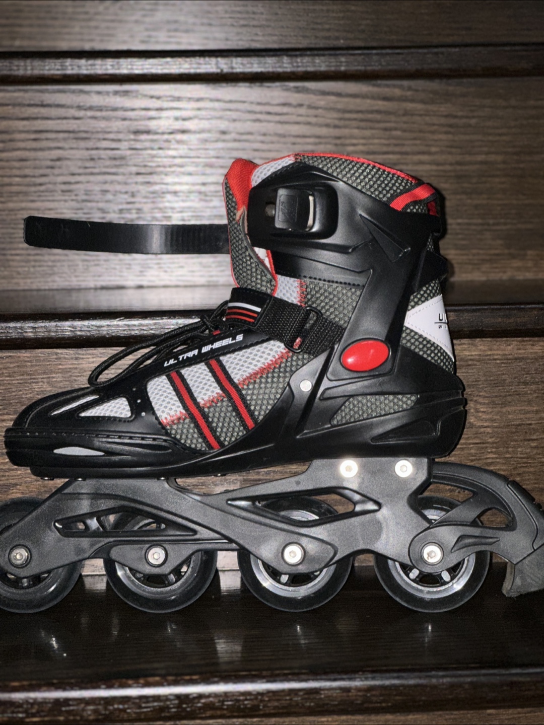 Roller Skates in excellent condition - youth Size 9 - photo 2