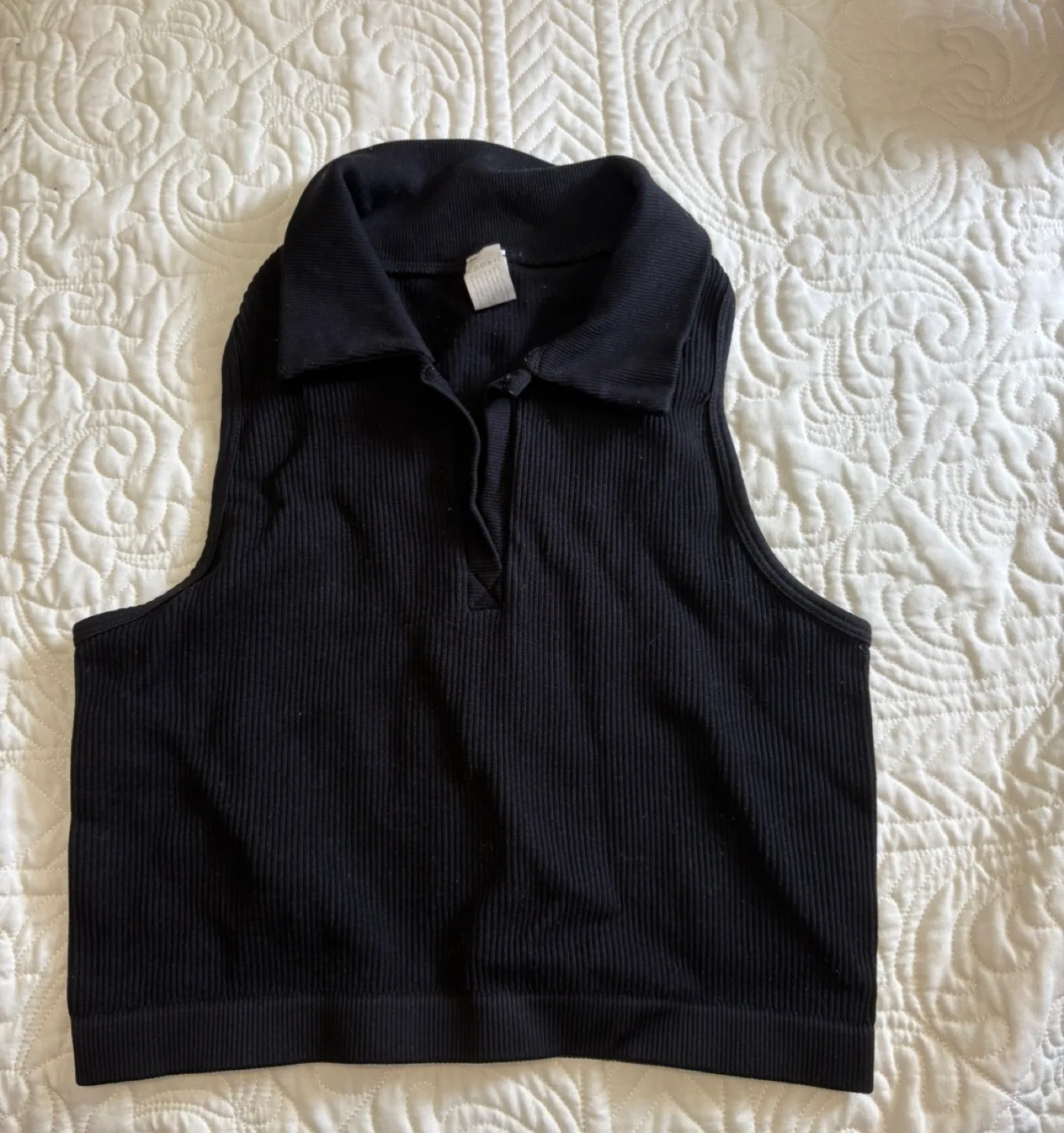 Seamless baseline crop top thumbnail