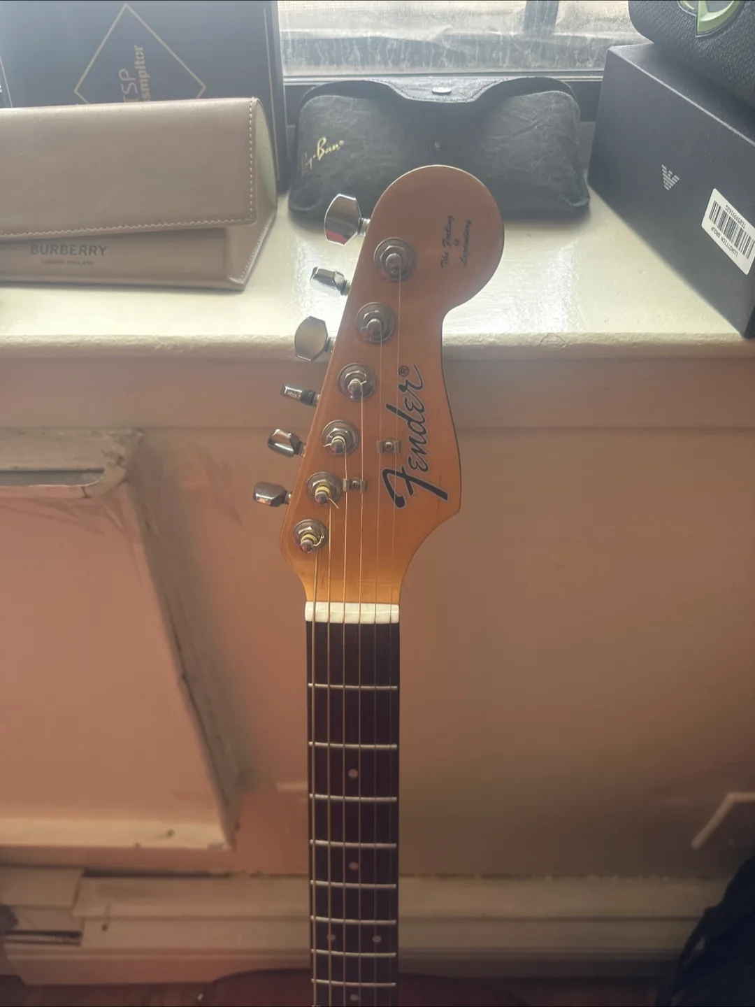 Fender Acoustic Guitar image indicator(3)