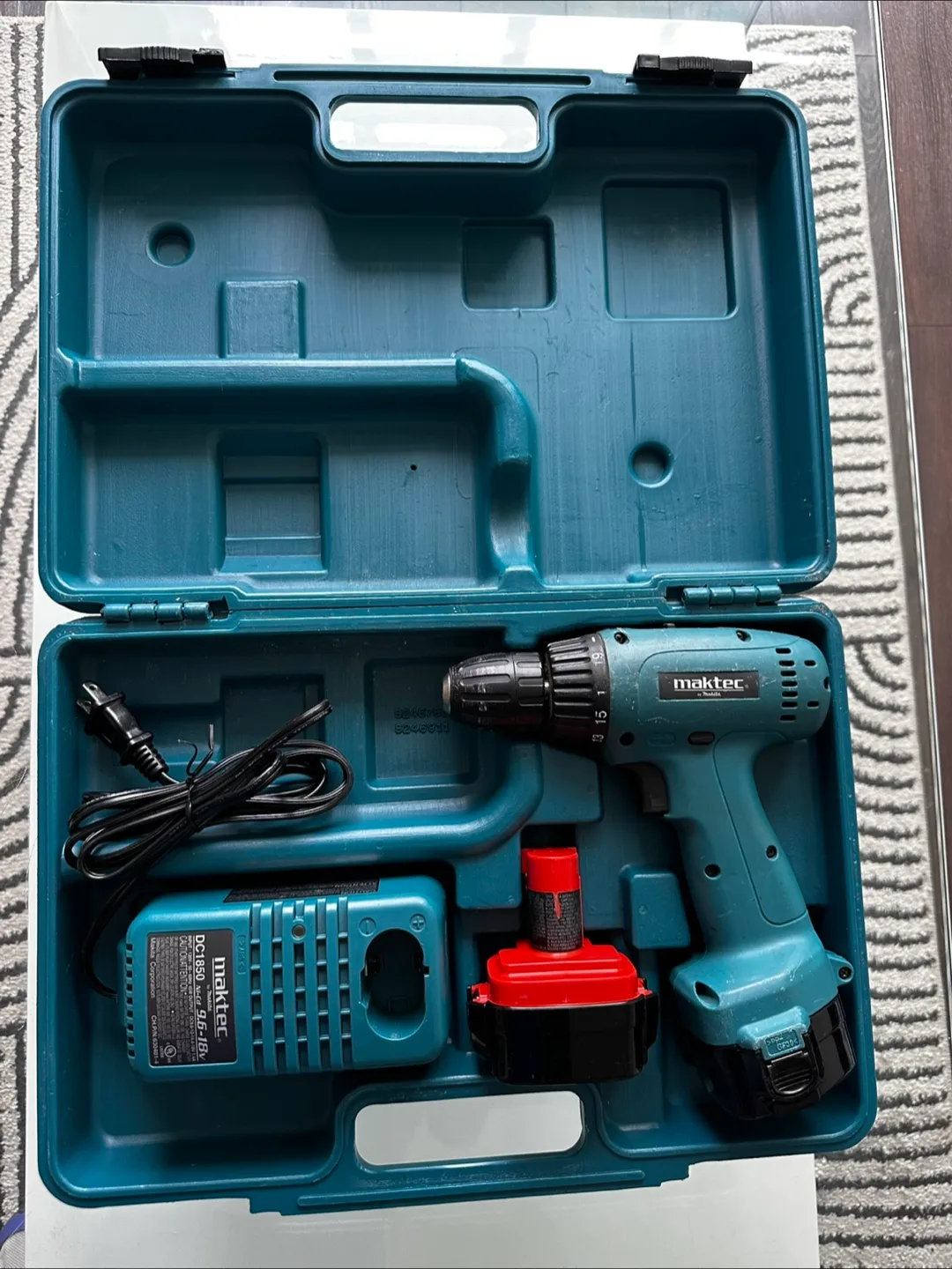 Maktec Makita Drill Set thumbnail