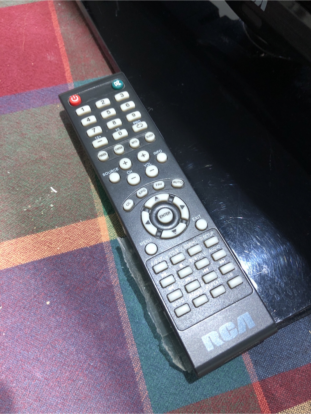 RCA 32" LED TV/DVD Combo with Remote - photo 4