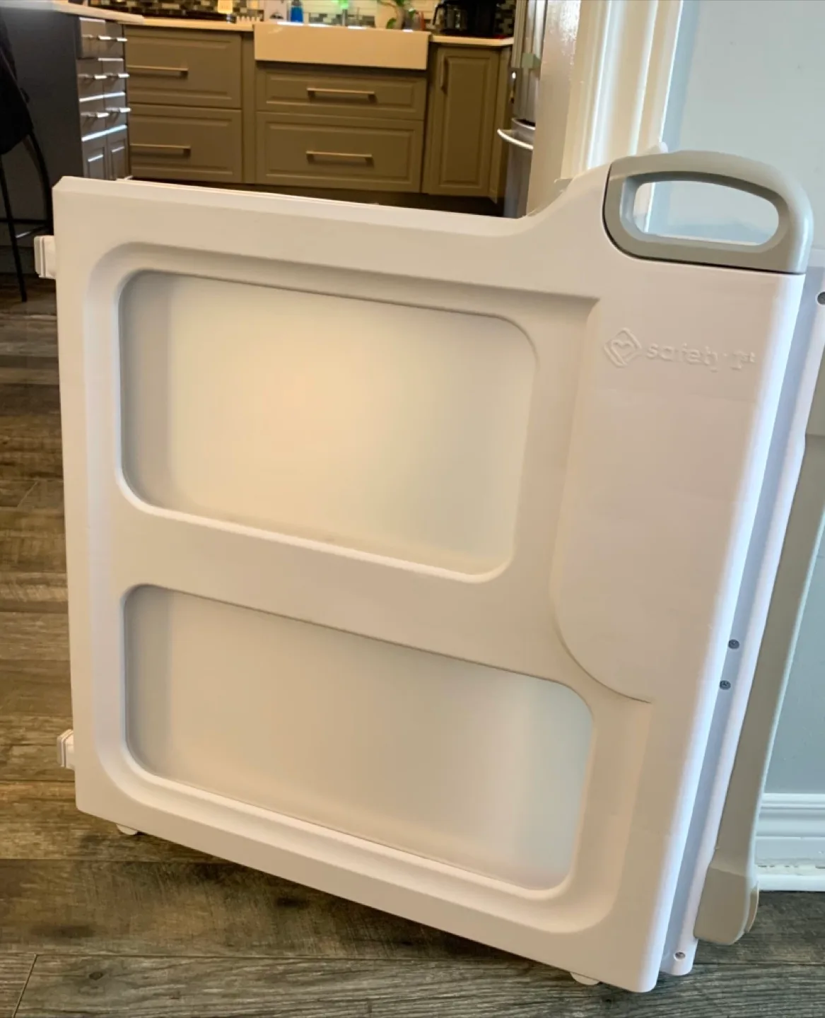 New Safety 1st Adjustable Stairway Gate image indicator(7)