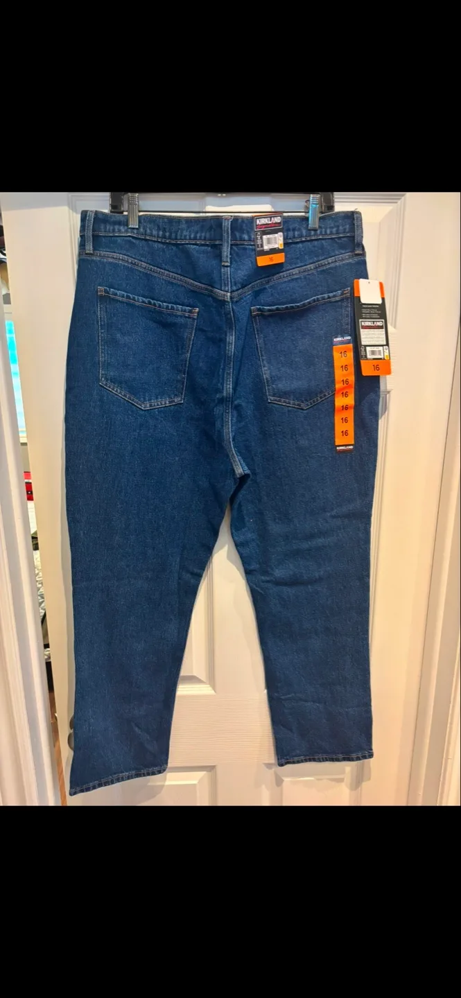 Kirkland Signature High-Rise Straight Jeans - Size 16 image indicator(2)