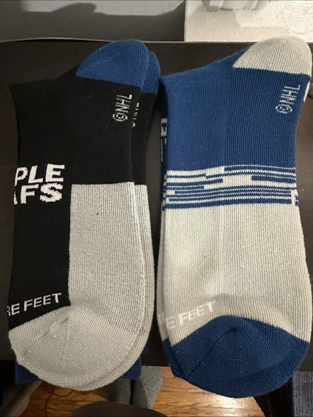 Toronto Maple Leafs Socks image indicator(2)