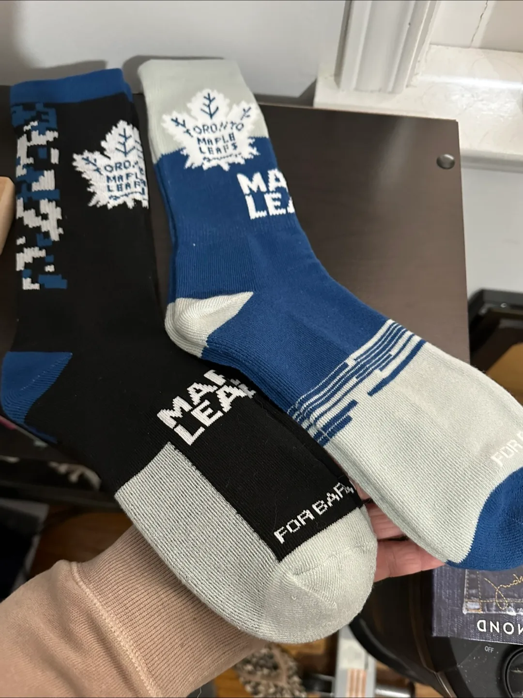Toronto Maple Leafs Socks image indicator(3)