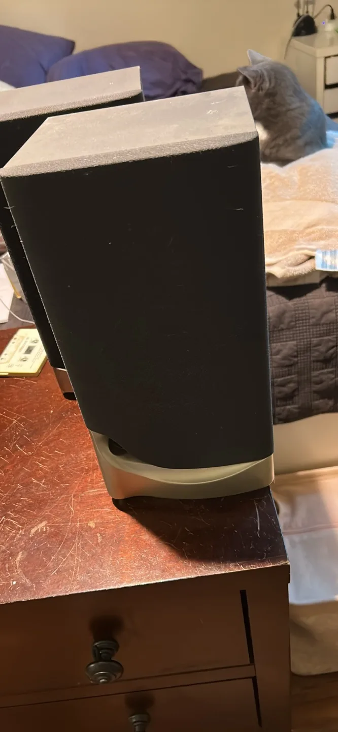 Vintage Stereo System with Speakers thumbnail