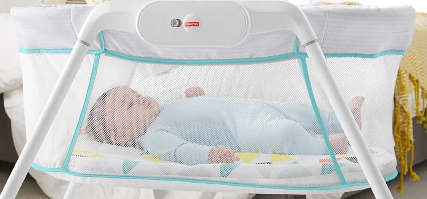 Fisher-Price Soothing Bassinet + free scented candle image indicator(3)
