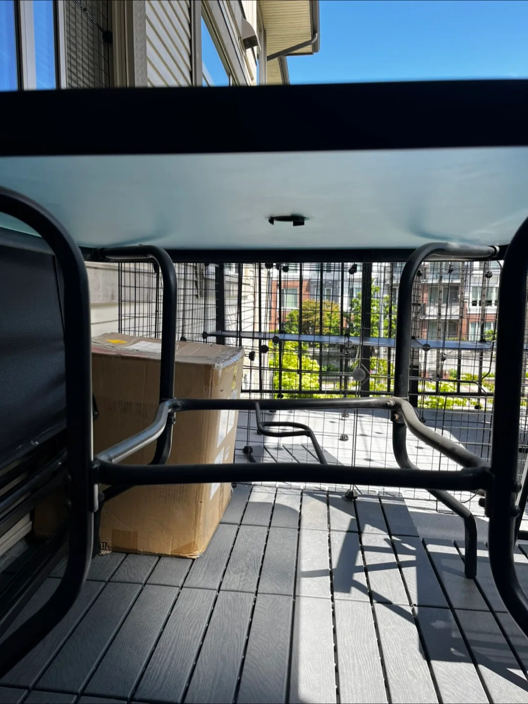 Outdoor patio table with four foldable chairs image indicator(4)