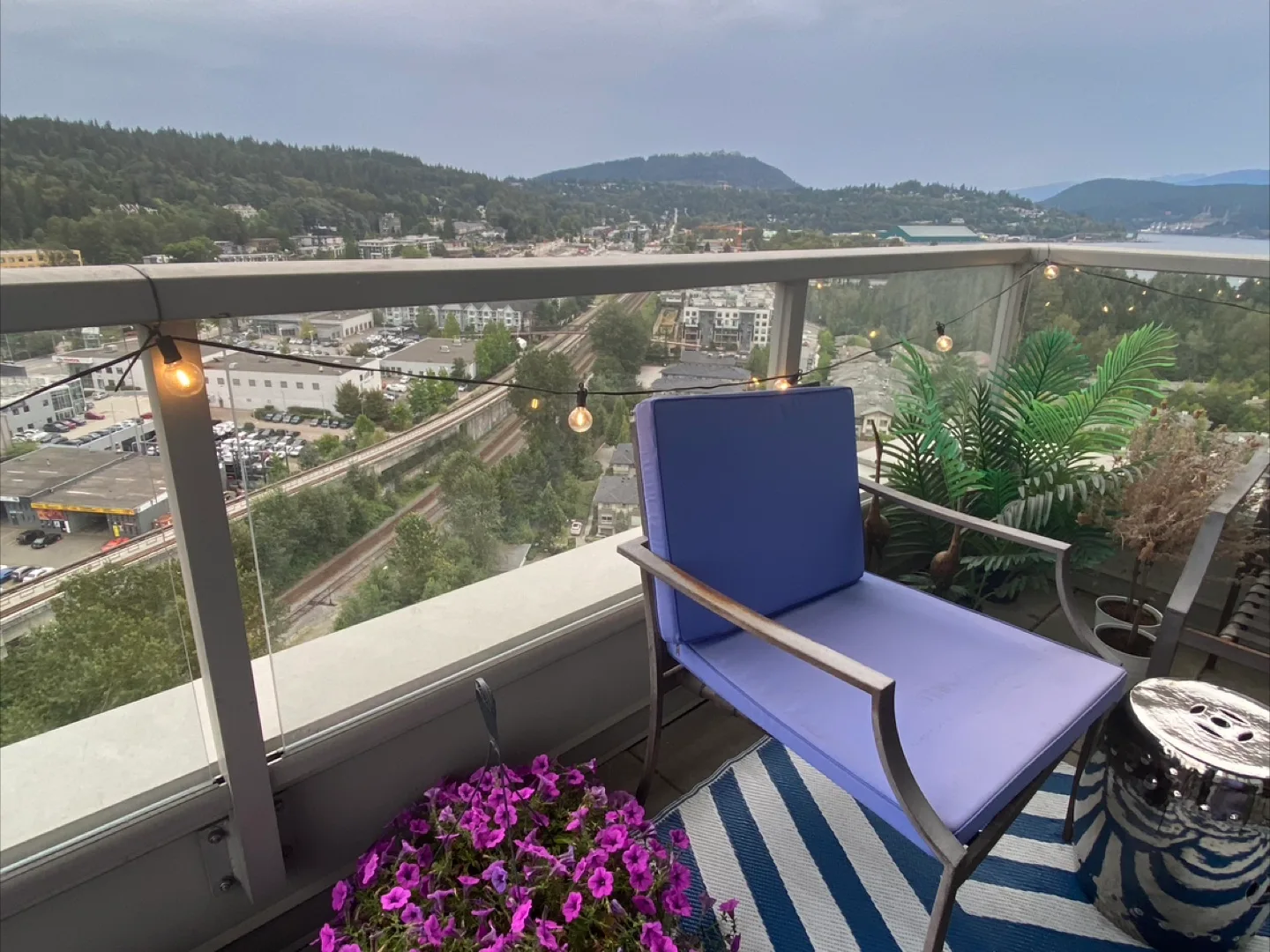 Outdoor furniture set thumbnail