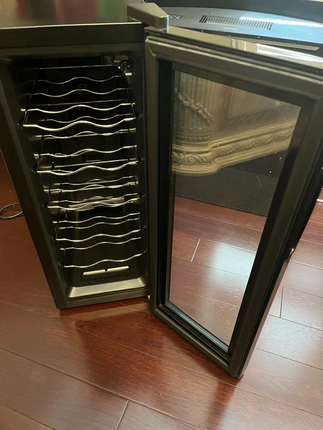 Wine Cellar / Cellier de vin image indicator(3)