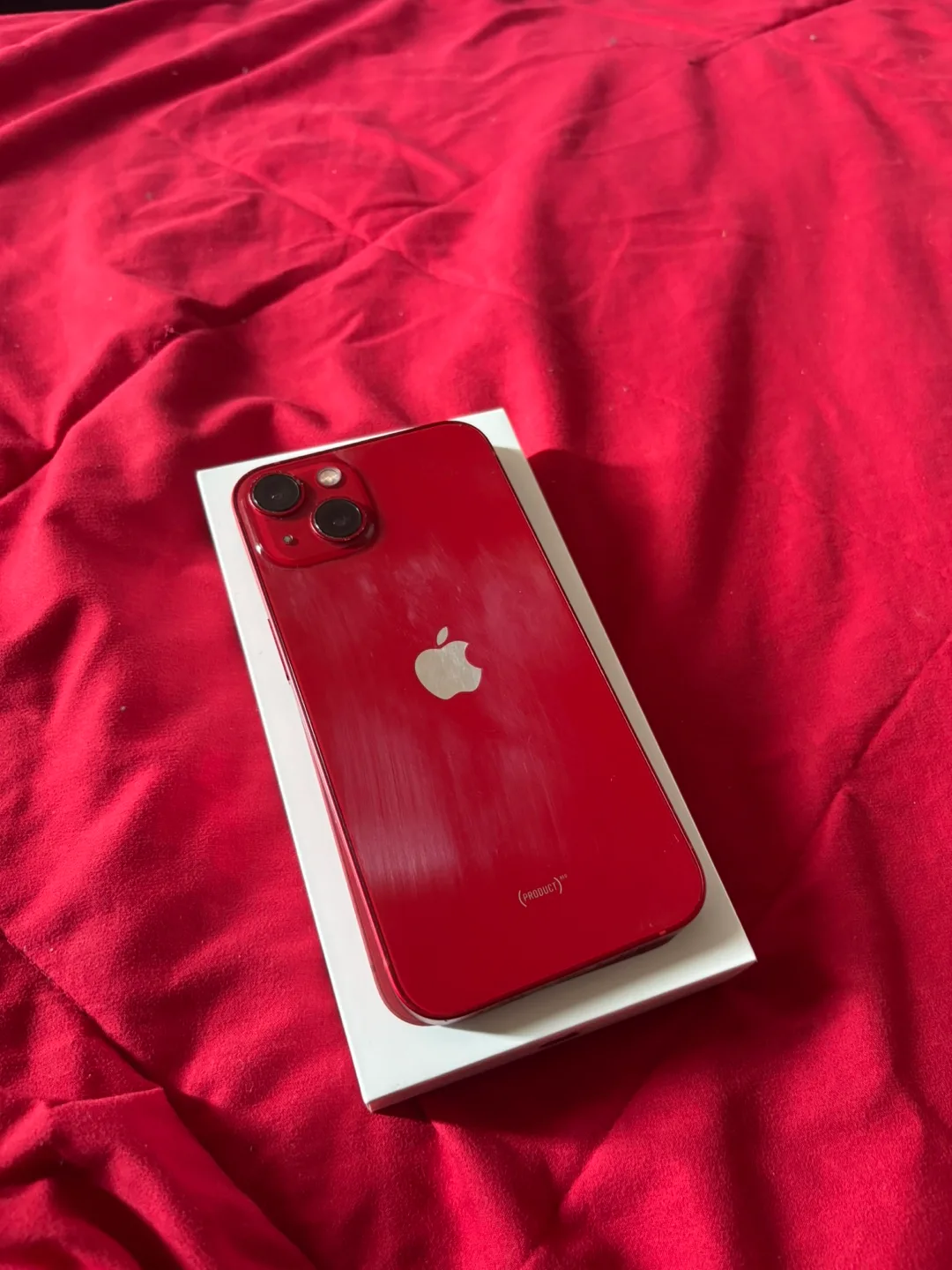 Apple iPhone 13 (Product) RED 128GB image indicator(3)