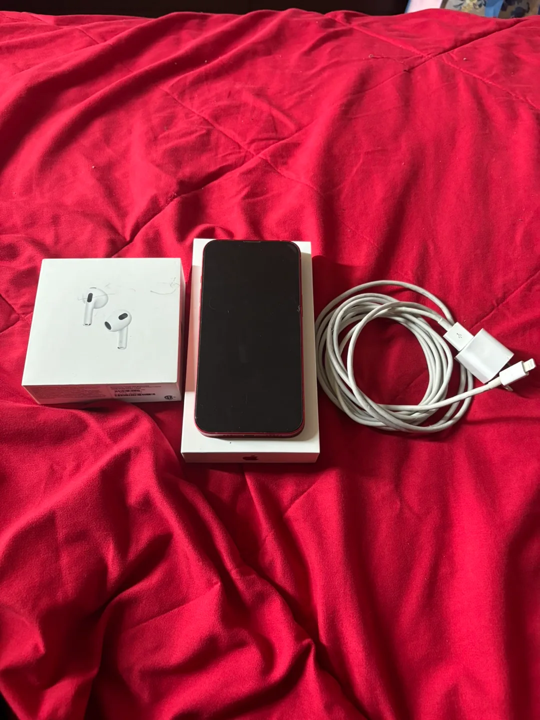 Apple iPhone 13 (Product) RED 128GB thumbnail