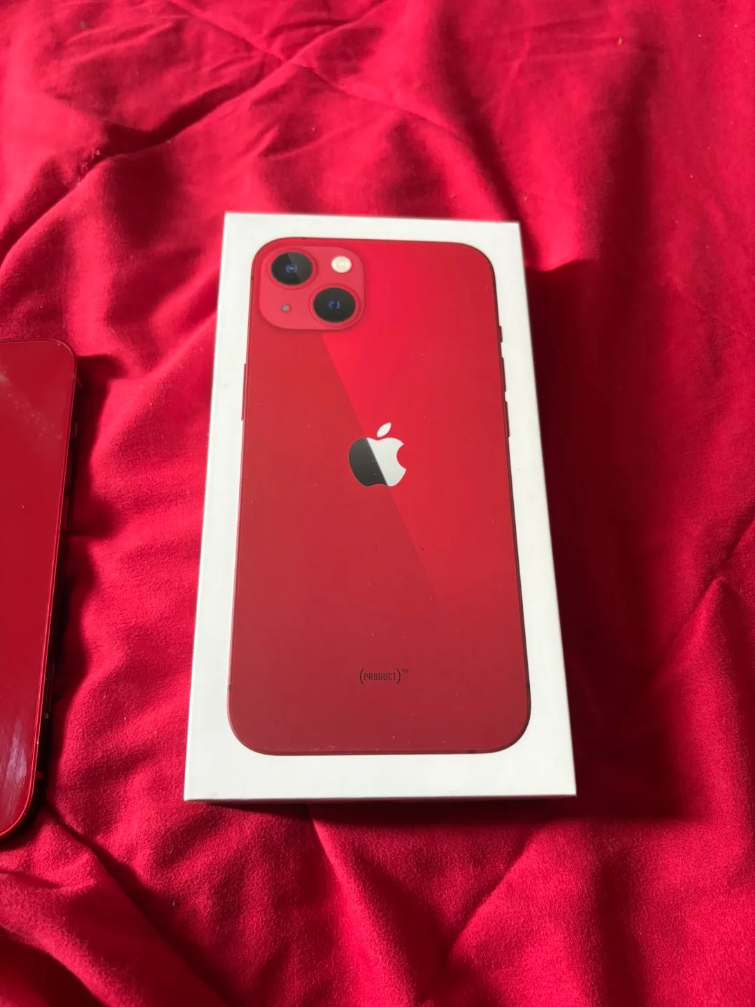 Apple iPhone 13 (Product) RED 128GB image indicator(4)