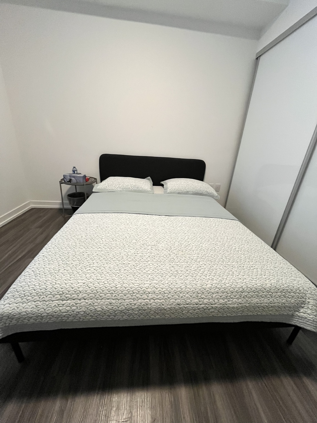 Queen -Size Bed - photo 2