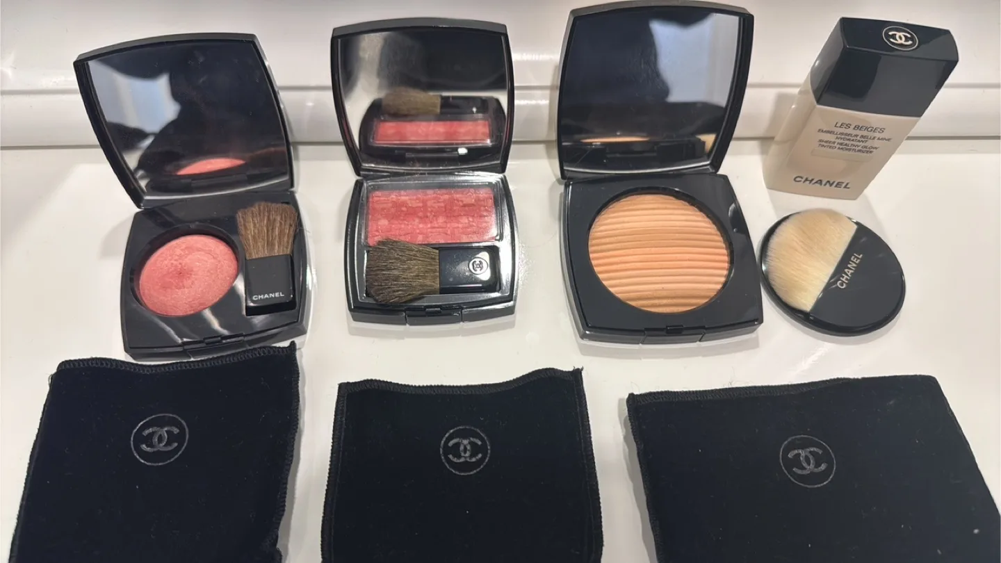CHANEL Blush and Face Powder Collection image indicator(3)