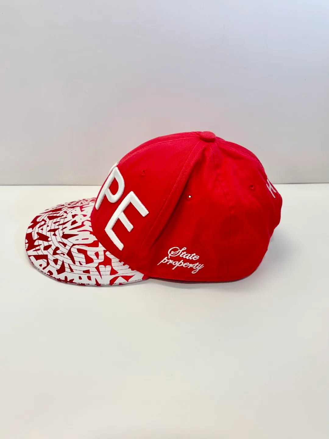 HYPE Hat SnapBack state property red and white image indicator(2)