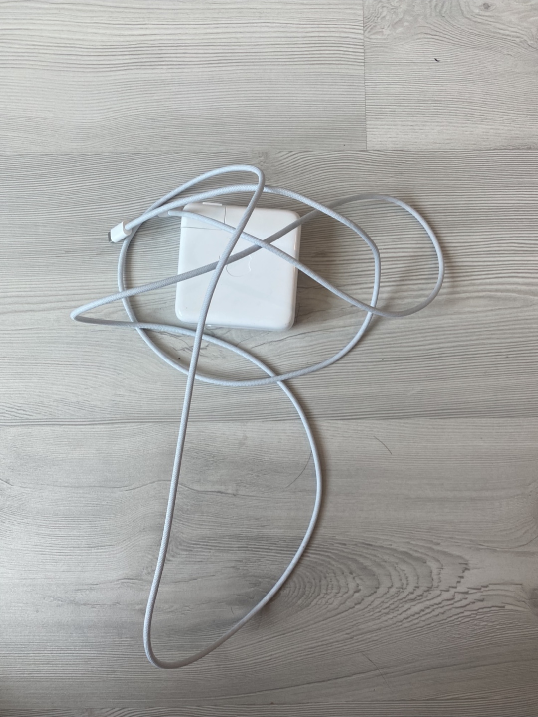 Mac Book Pro 96W USB-C Power Charger - photo 2