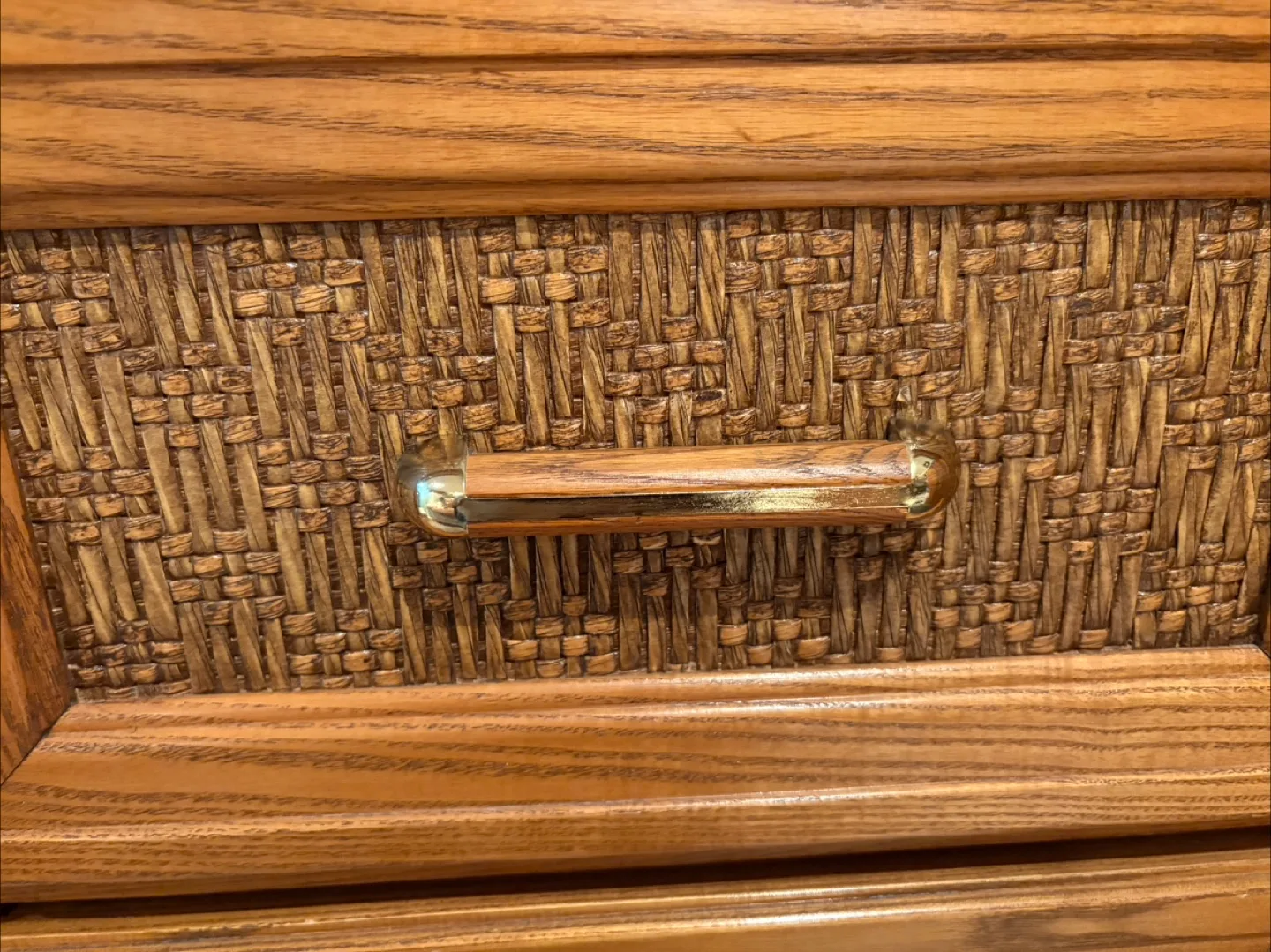 Kroehler  tall oak Dresser image indicator(4)