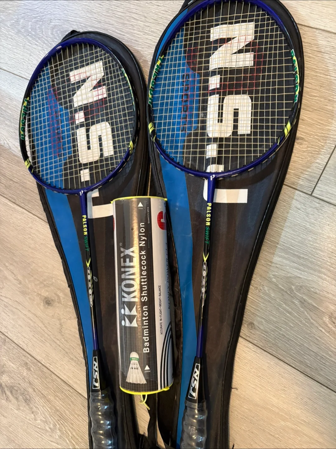 Badminton Set - Two Rackets and Shuttlecocks thumbnail