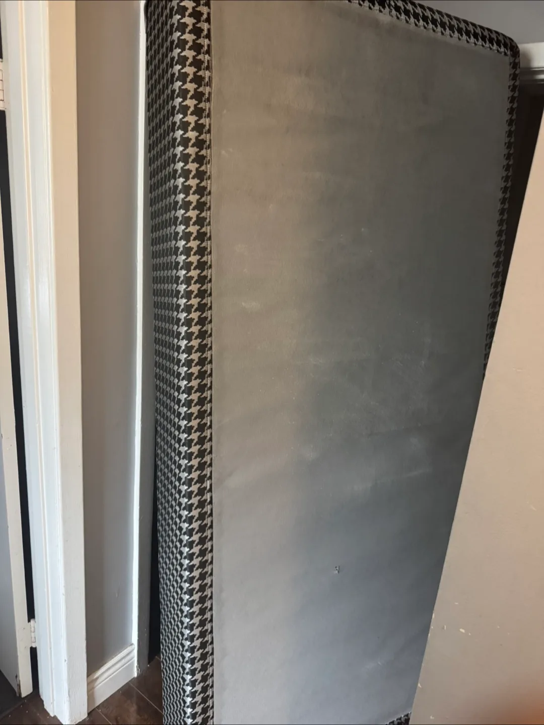 Kingsdown Single Box Spring thumbnail