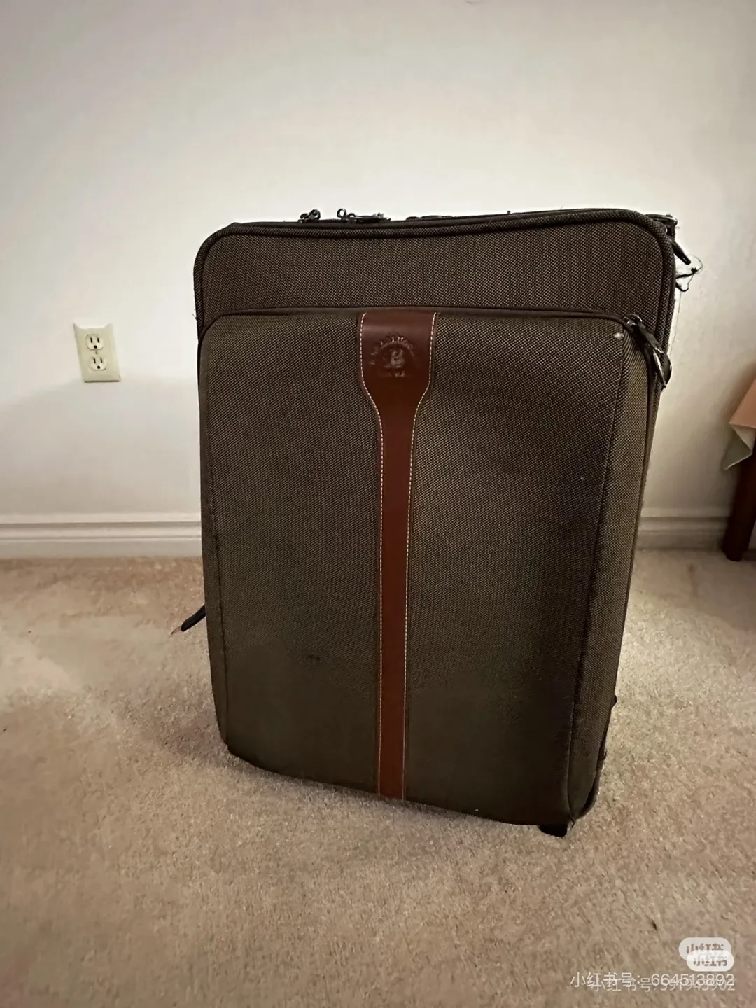 Vintage Brown Suitcase 26’ thumbnail