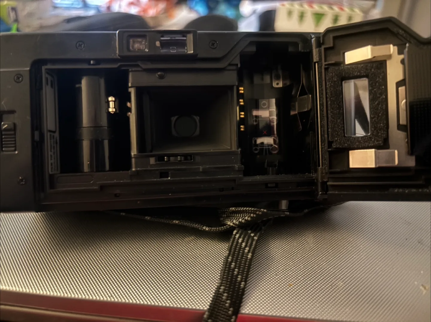 Minolta Freedom II Camera with Case image indicator(2)