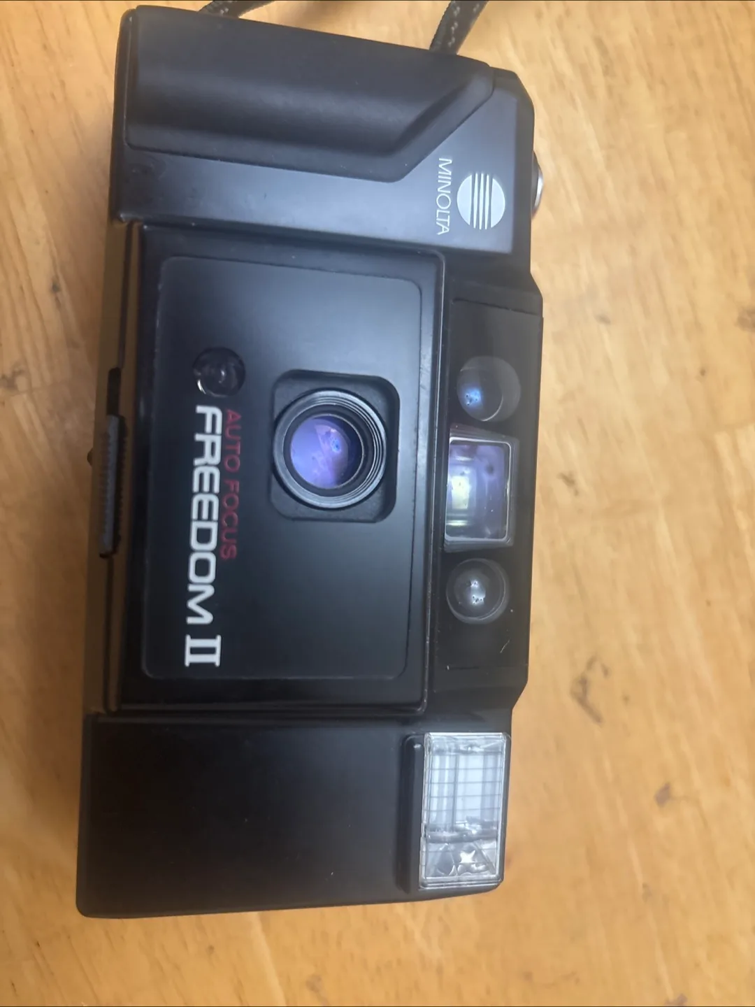 Minolta Freedom II Camera with Case image indicator(7)