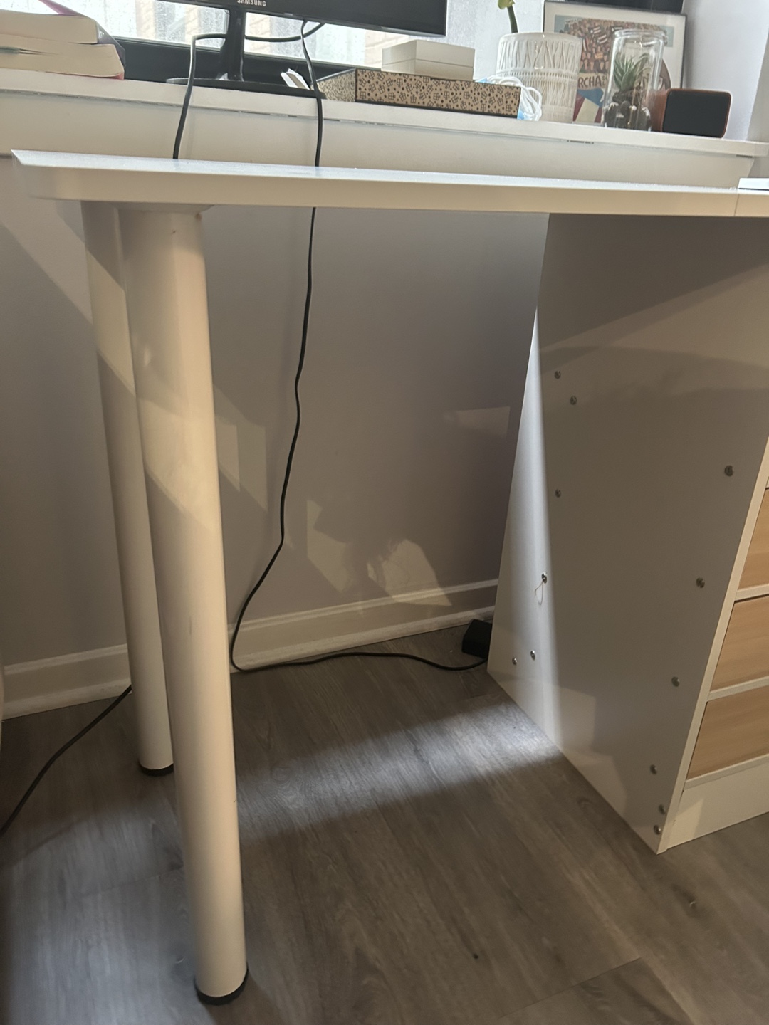 White Desk with Drawers - photo 2