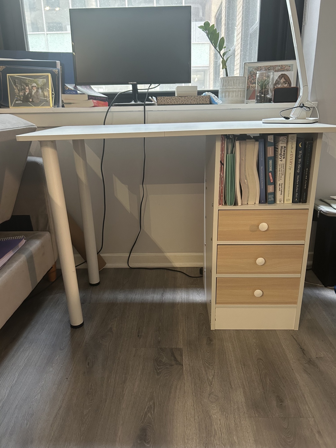 White Desk with Drawers - photo 3