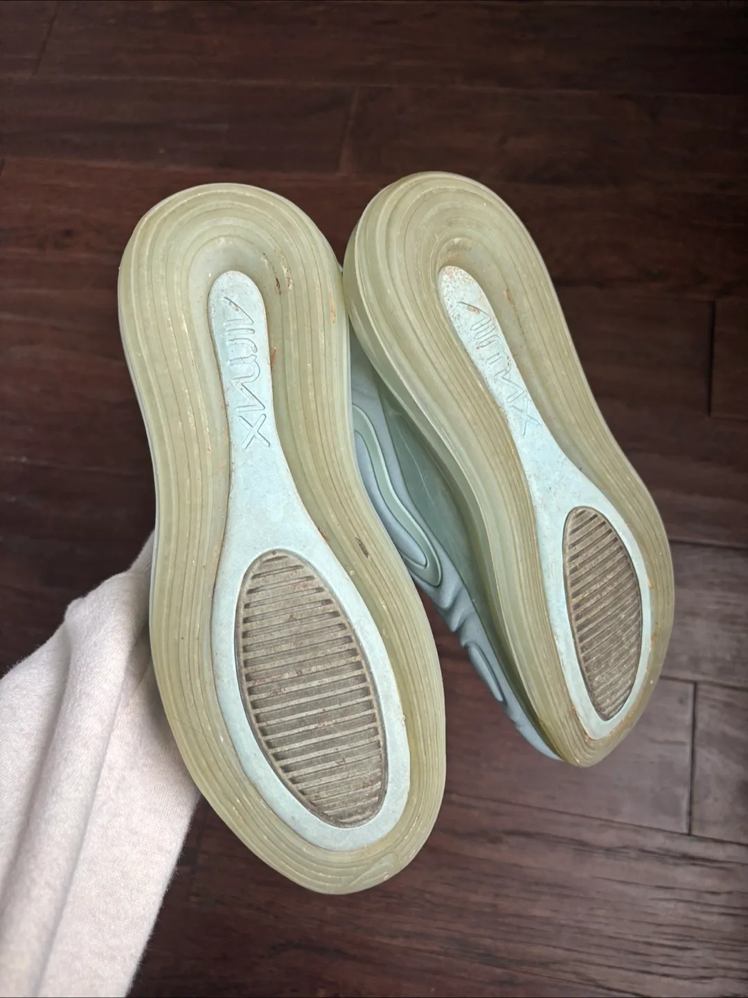 Nike | Wmns Air Max 720 Sneakers - 6.5 image indicator(6)