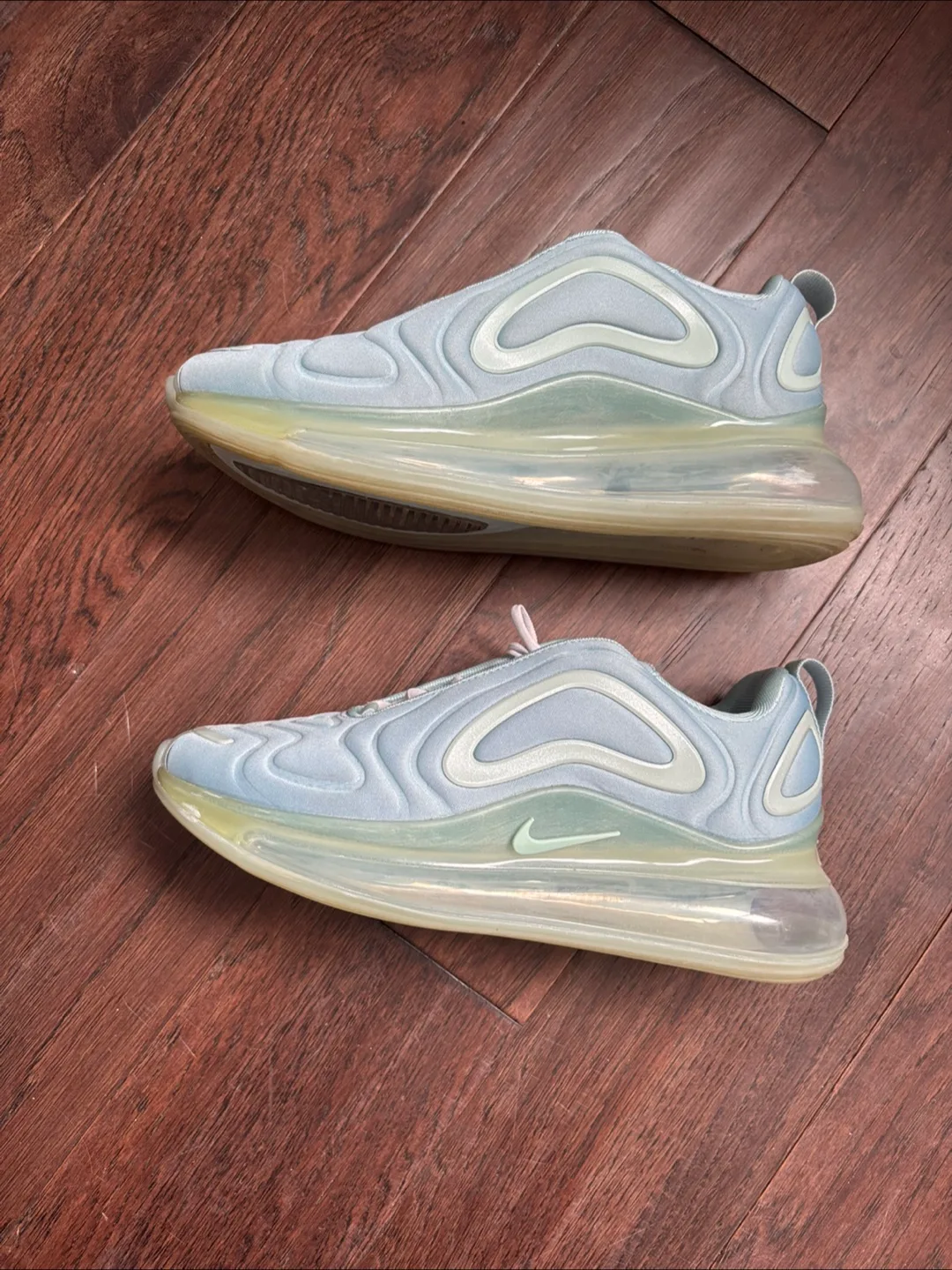 Nike | Wmns Air Max 720 Sneakers - 6.5 image indicator(2)