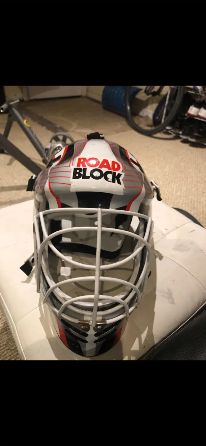 Used Hockey Goalie Mask thumbnail