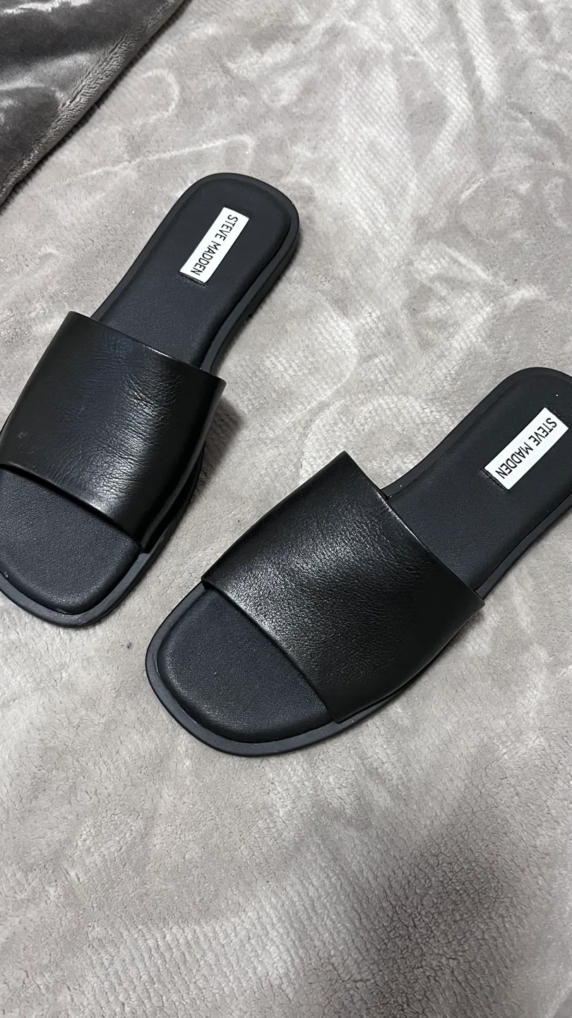 Steve Madden Black Slide Sandals image indicator(2)