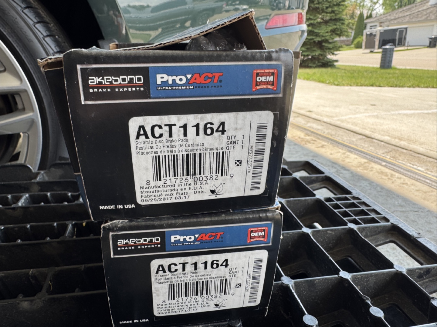 2 Akebono ProACT front Brake Pads for Ford Fusion or Mazda 6 - photo 2